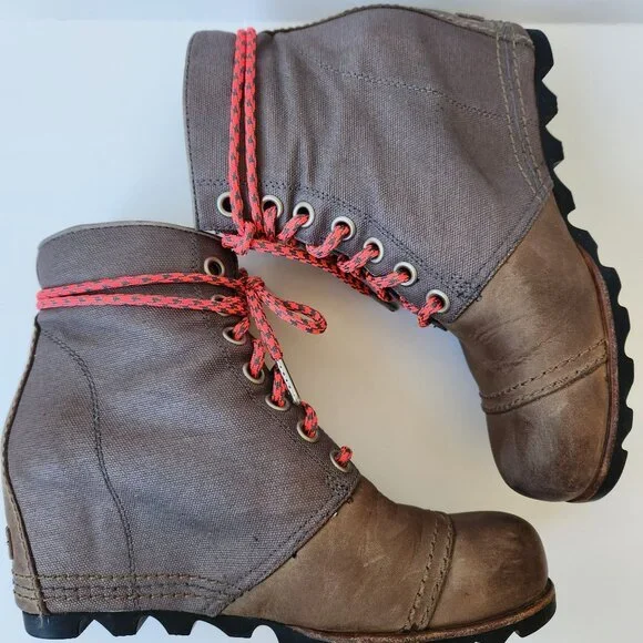 Sorel Joan Of Arctic Wedge Boots Lace Up Fall Winter Cabincore Cute Outdoor 9.5 - Picture 1 of 12
